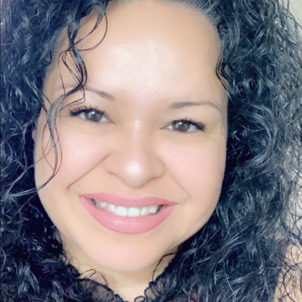 Meet your Posher, Monica